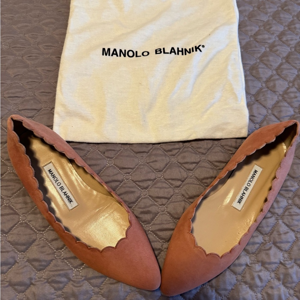 Manolo blahnik flat pink suede shoes (New)